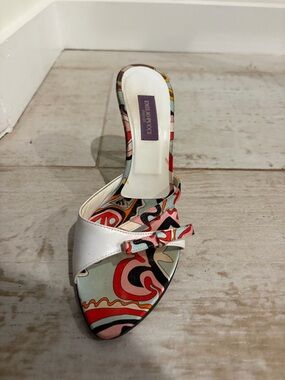 Emilio Pucci White Leather Sandals with Multicolor Abstract Print